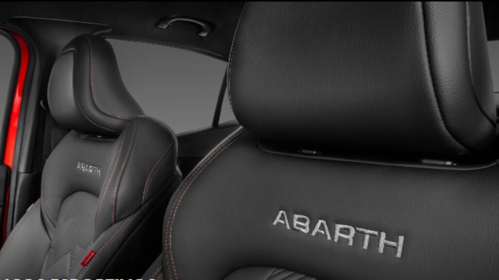 CARRO POR ASSINATURA fastback abarth 2026 3